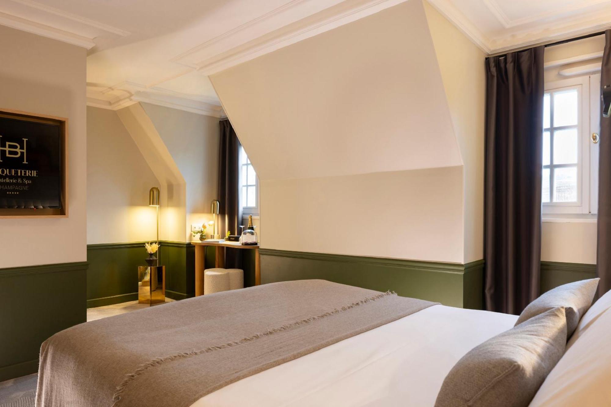 Hostellerie Briqueterie & Spa Champagne Вине Экстерьер фото A room at the hotel