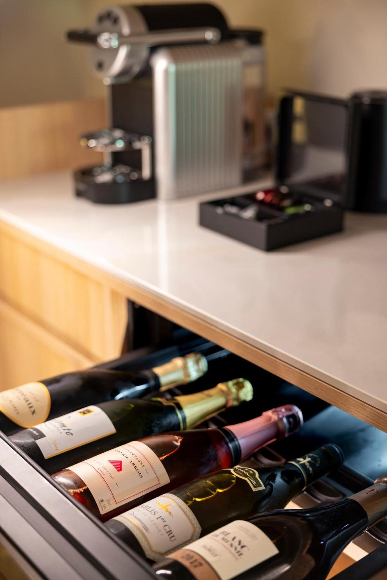 Hostellerie Briqueterie & Spa Champagne Вине Экстерьер фото Wine drawer